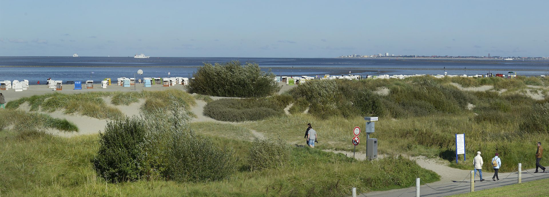 Wander und Fahrradweg