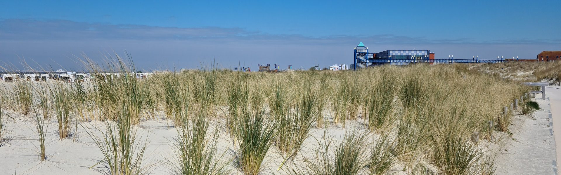 Strand und Haus des Gastes